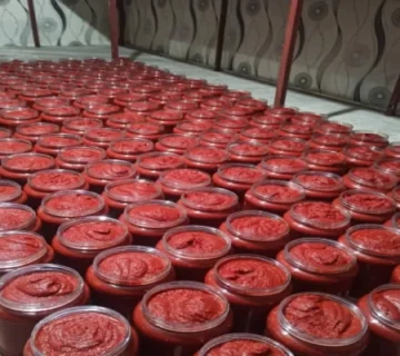 رب گوجه فرنگی بسته بندی شده