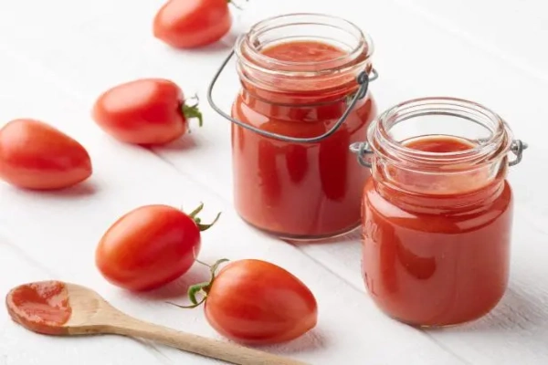 رب گوجه فرنگی بسته بندی شده شیشه ای