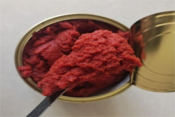 رب گوجه فرنگی بسته بندی شده قوطی