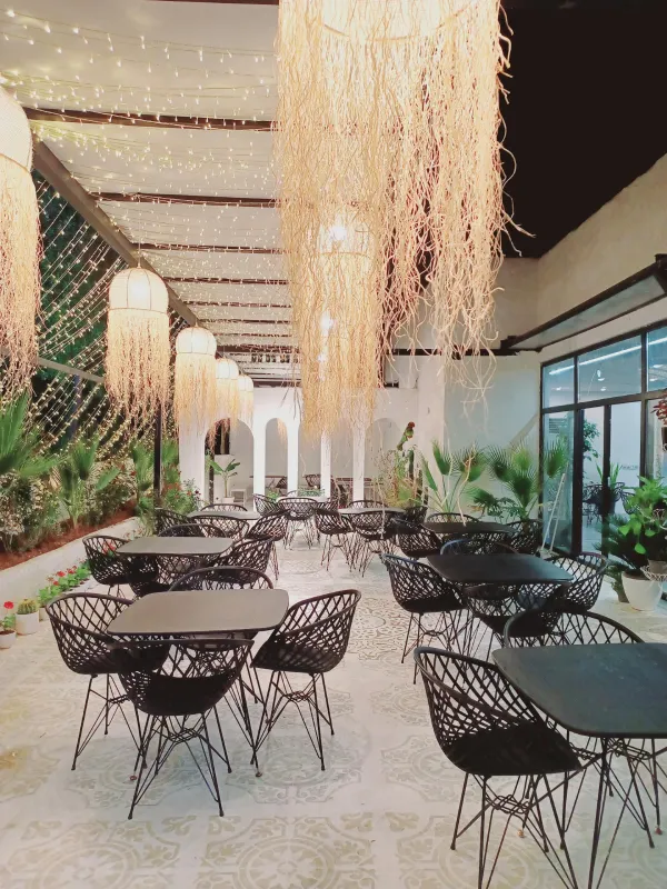 کافه آگوست اهواز