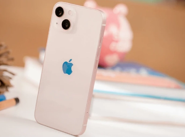 گوشی موبایل اپل مدل iphone 13 ch دو سیم کارت ظرفیت 128 گیگابایت و رم 4 گیگابایت صورتی